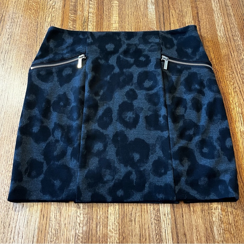 Michael Kors Womans Knit Pencil Skirt 6P Black Animal Print